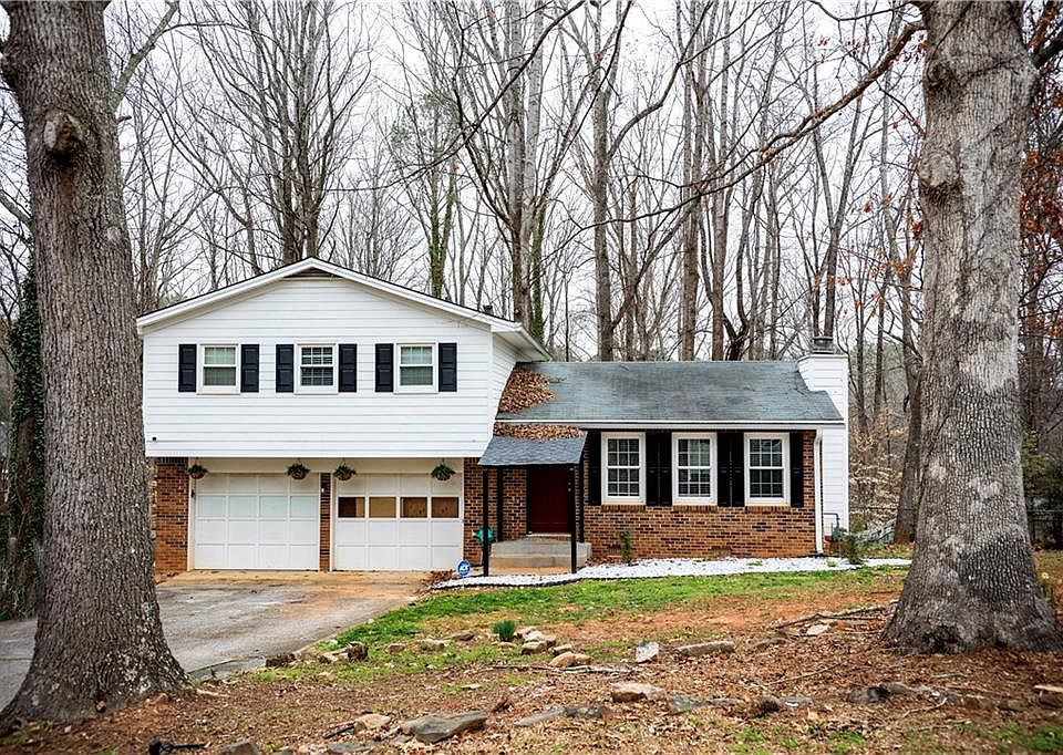 1st image of 917 Chartley Dr SW