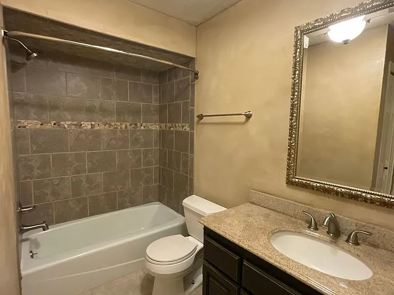 2407 Arbor Cir — Photo 12