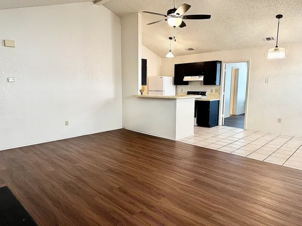 2707 Rustic Forest Rd, Fort Worth, TX 76140