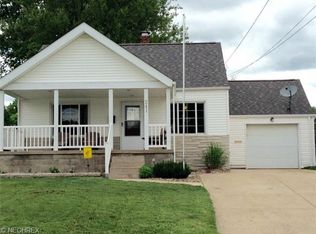 241 Iroquois St, Struthers, OH