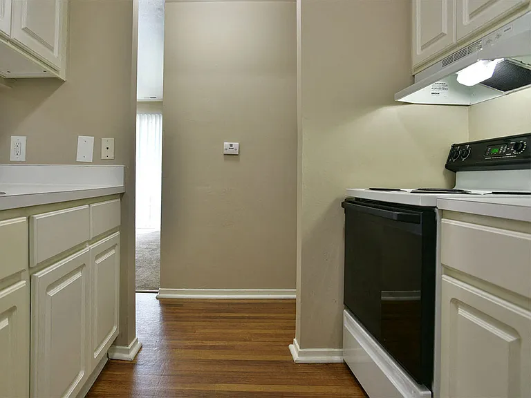 Windsor Place Apartments — Photo 5