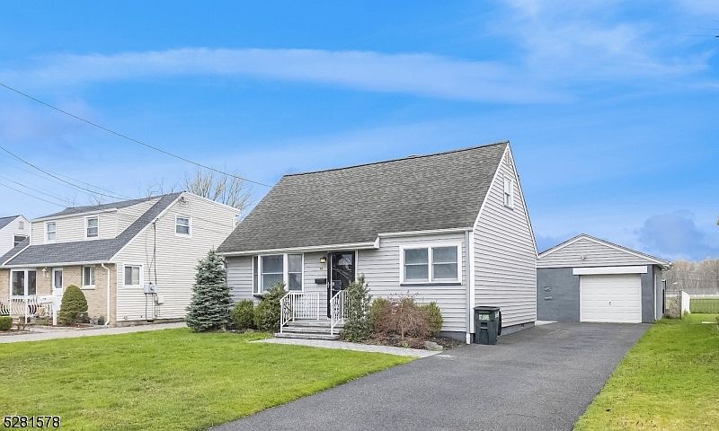 1st image of 28 Jackson Pl