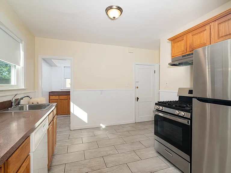 120 Clay St #1 — Photo 8