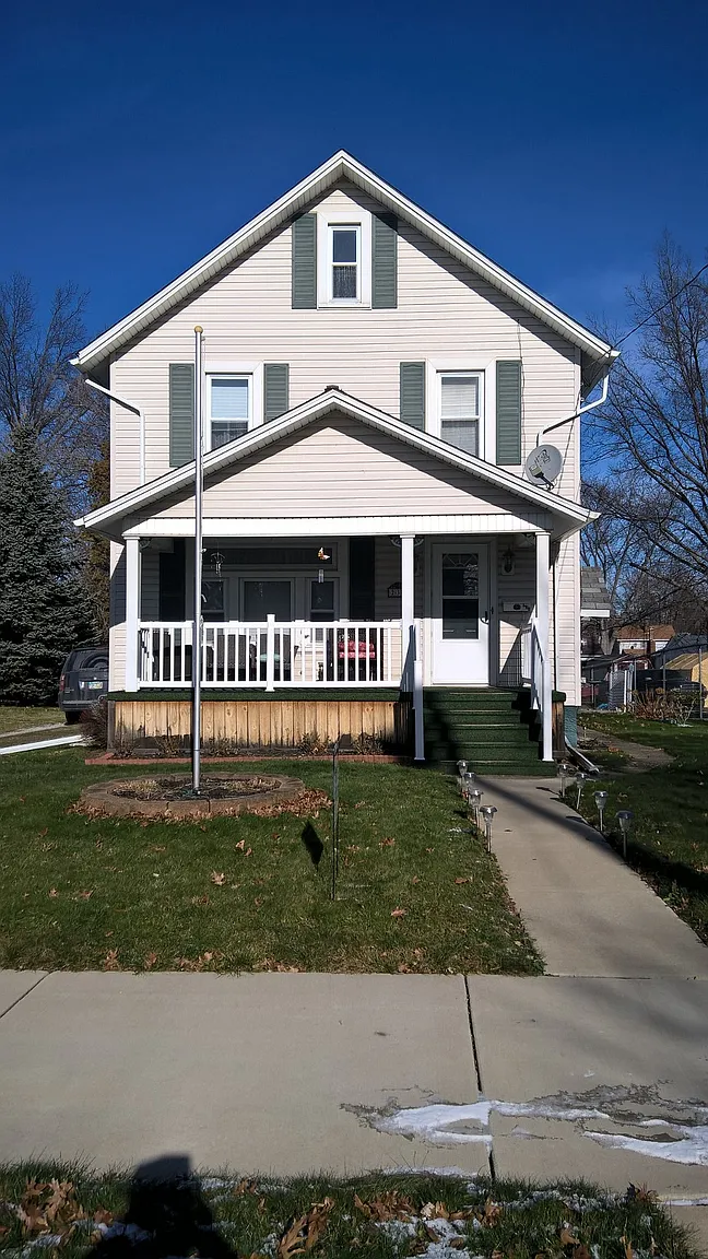 239 Selby St photo 1