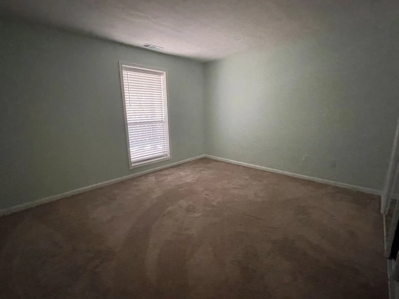1 bed, 929 sqft, $2,100 — Photo 4
