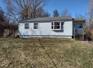 5813 Decker Rd, Newark, NY 14513