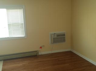 1035 Warner Ave APT 7, Lemont, IL