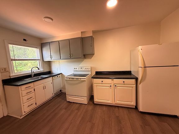 5th image of 2900 Lawndale Dr