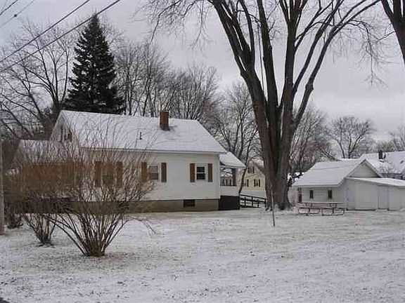 4th image of 32 Whitehead St
