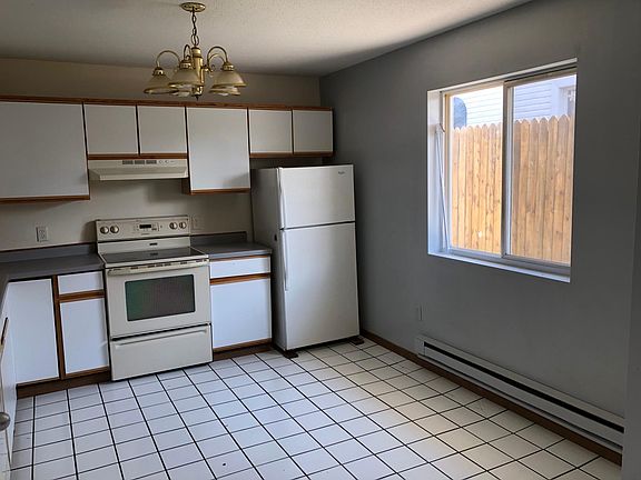 3rd image of 1321 Caledonia St