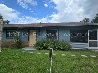2095 Eloise Cir, North Fort Myers, FL 33917