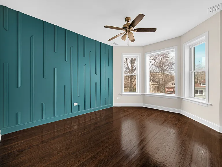 7011 S Prairie Ave #2 — Photo 2
