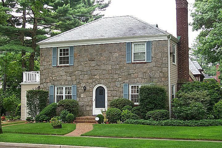 3BR Colonial in Mott Section