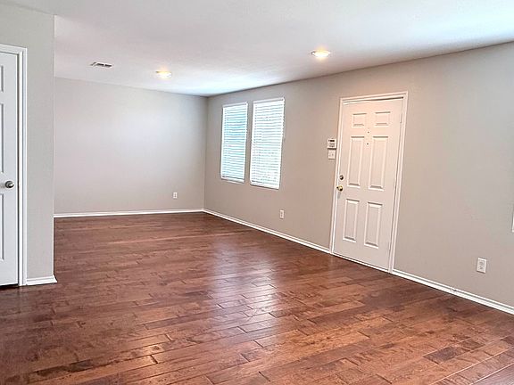 5th image of 3132 Coolwood Ln
