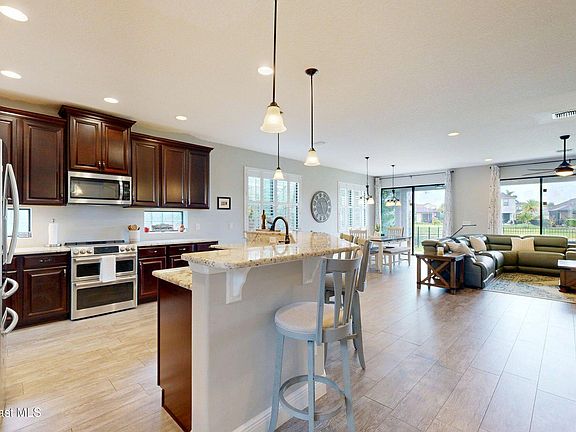 3rd image of 8051 Strom Park Dr