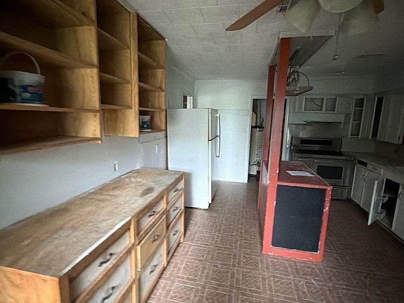2nd image of 3508 Center St