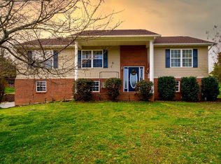 1550 Jasmine Trl, Sevierville, TN 37862