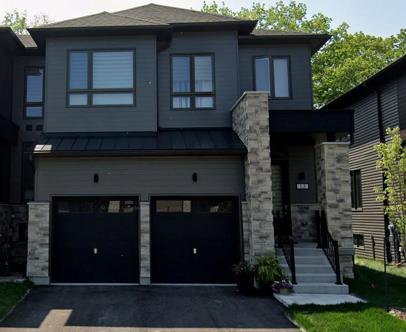 4 bed, $2,600 — Photo 1