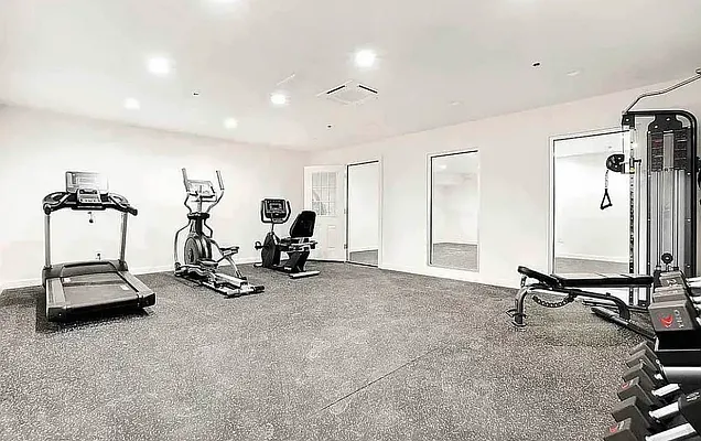 Rented by EXR | media 21