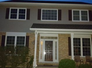 805 Magnolia Dr, North Aurora, IL 60542