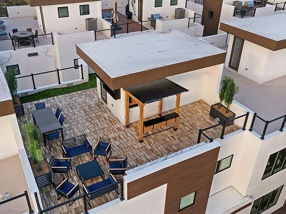 3rd image of 623 Petit Way