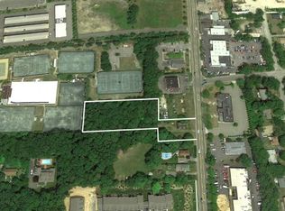 91 Old Riverhead Rd, Westhampton Beach, NY 11978