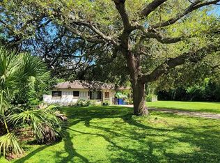 1056 Emerald Dr, Brandon, FL 33511