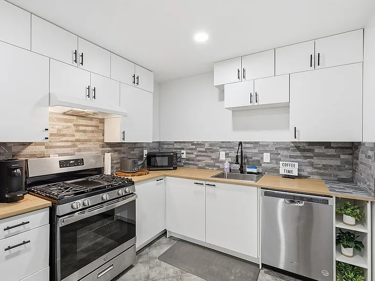 9829 Park Lane Ct — Photo 15