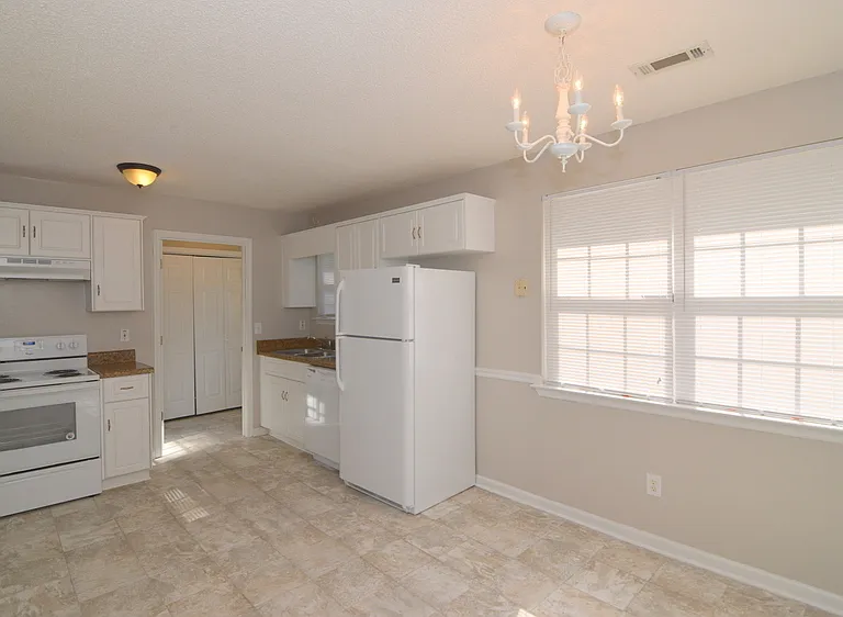 3609 Dayton St — Photo 4