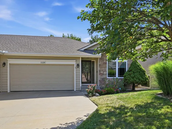 1126 SW Red Oaks Ct, Topeka, KS 66615