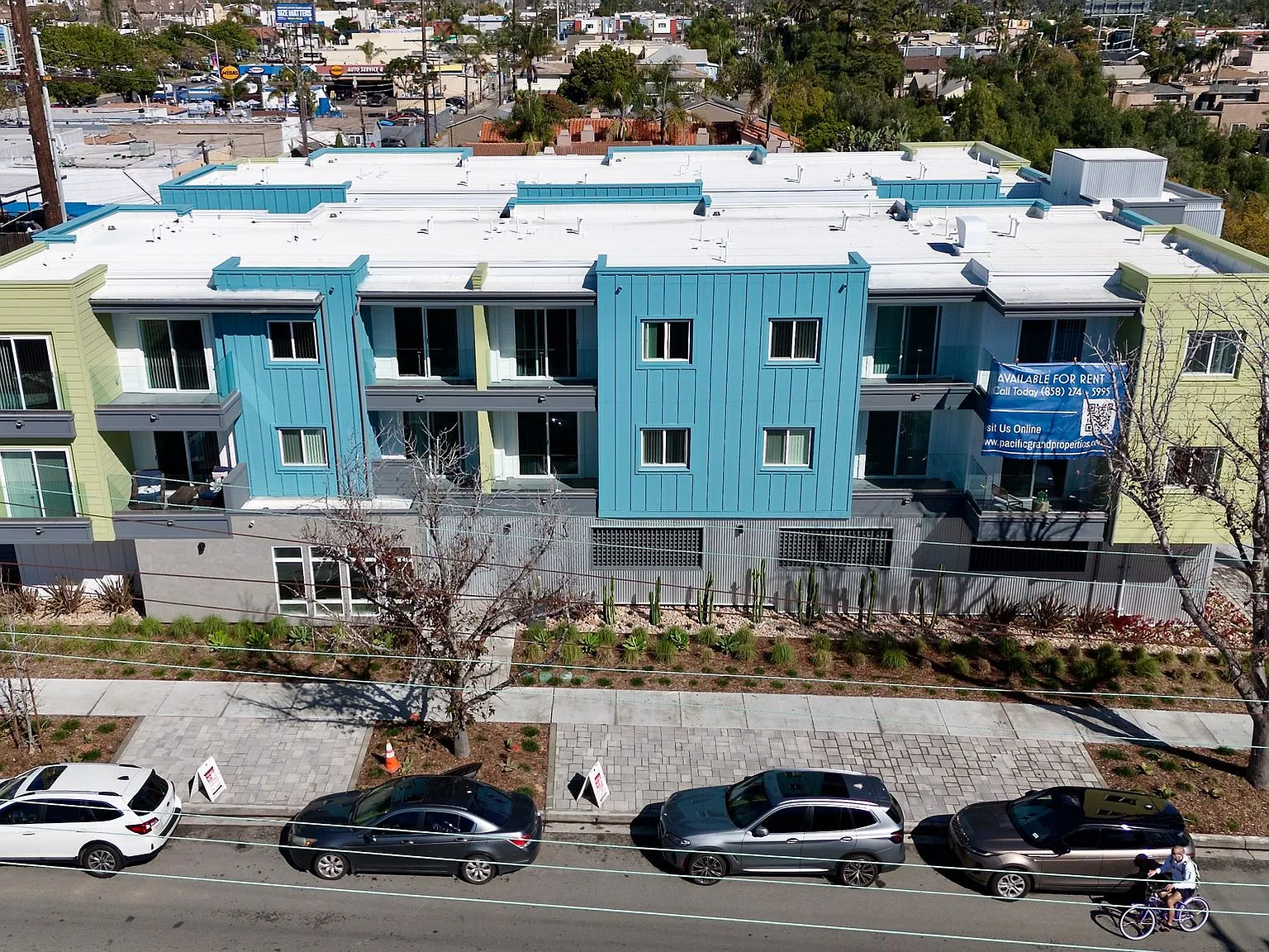 1704 Hornblend St — Photo 4