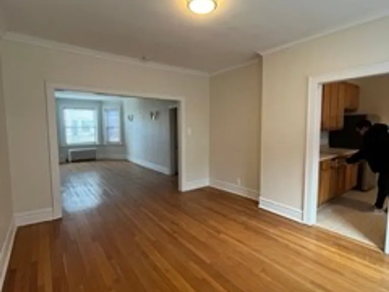 605 Hinman — Photo 23