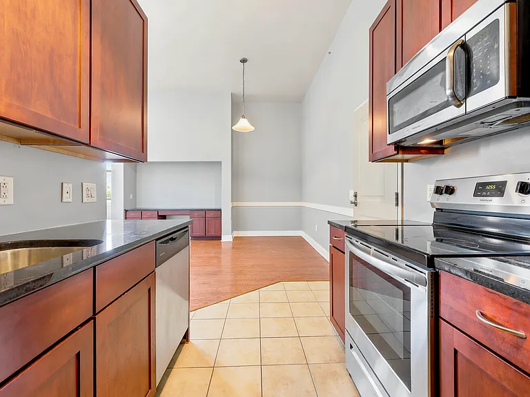 171 Grape St — Photo 1