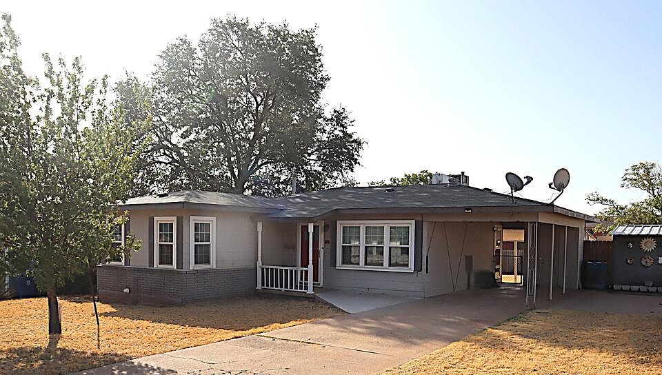 1st image of 802 E 15th St