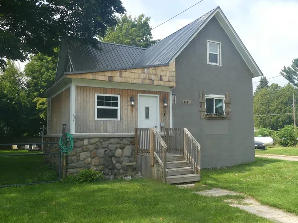 4647 Oak St, Coral, MI 49322