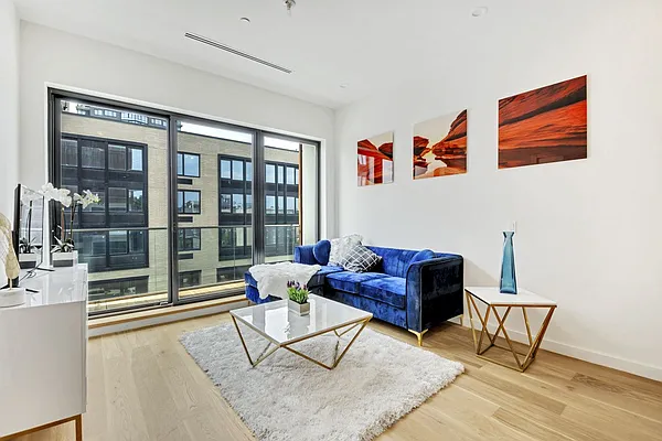 Sold by Bold New York | media 14