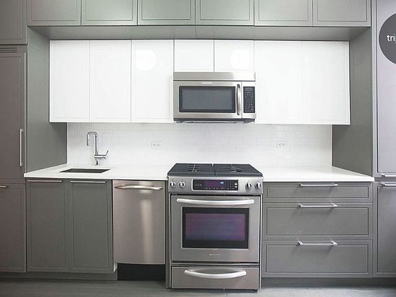 4th image of 416 W 52nd St #407W