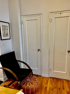 Rented by Bank Neary | media 8