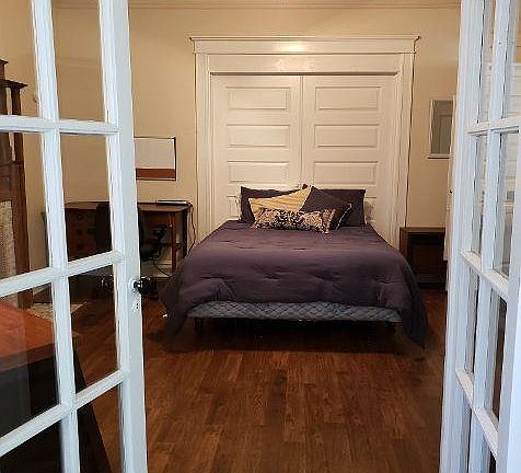 3rd image of 1024 Garnett Pl #1