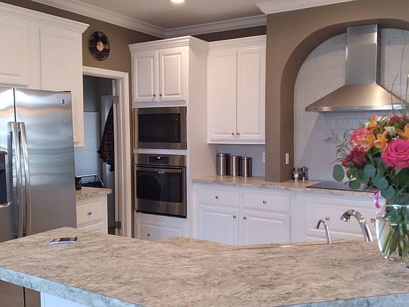 3rd image of 62 W Harbor Dr