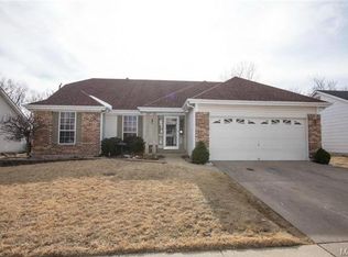 1927 Fox Pointe Dr, Arnold, MO 63010