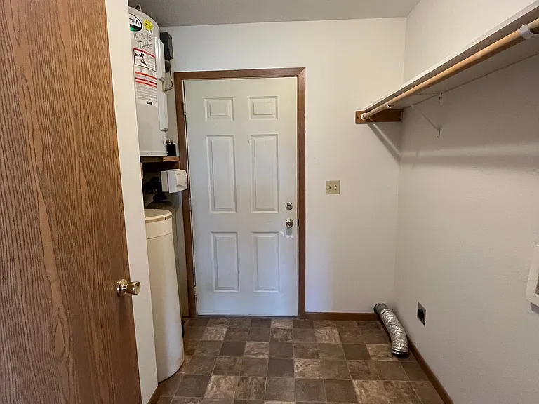 921-931 N Larson St #921 — Photo 8