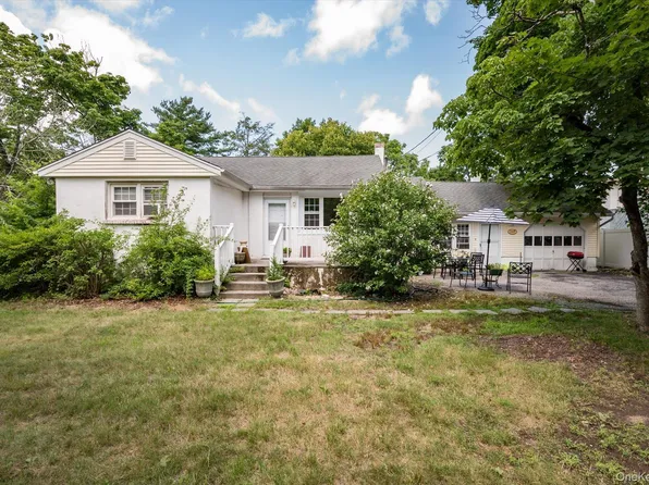 307 Old Country Road, Melville, NY 11747