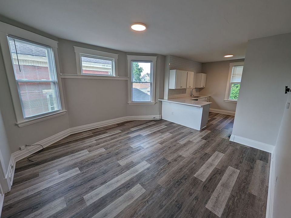 1st image of 3919 Spencer Ave #2