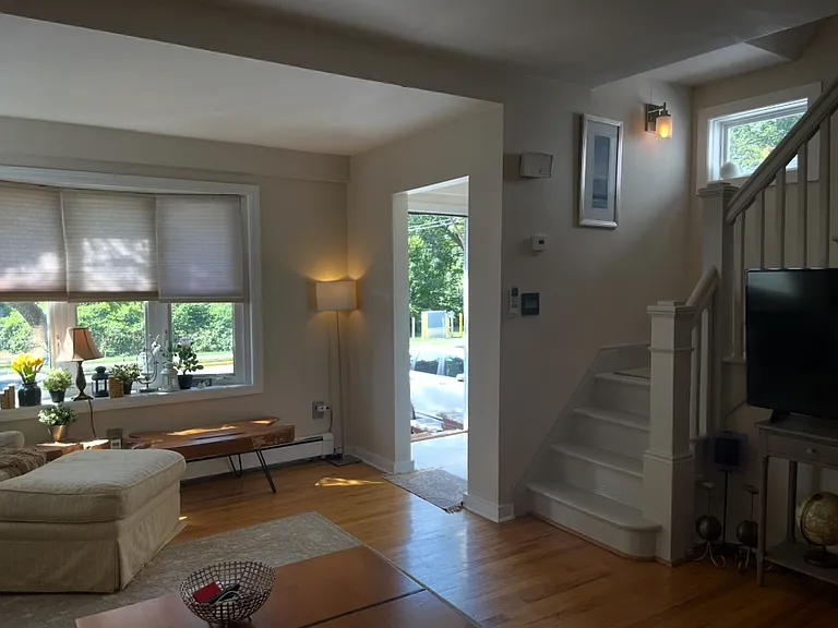 440 Tenafly Rd — Photo 5