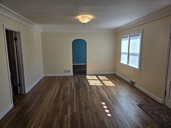 5th image of 290 W Cassia Ave