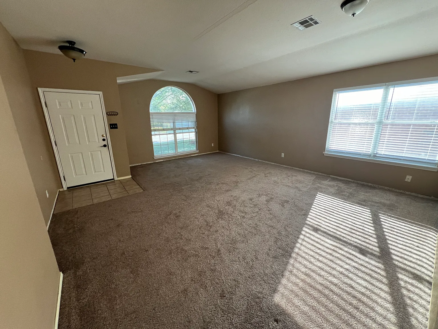 14516 Cottingham Dr — Photo 3