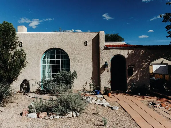 212 Dartmouth Dr SE, Albuquerque, NM 87106