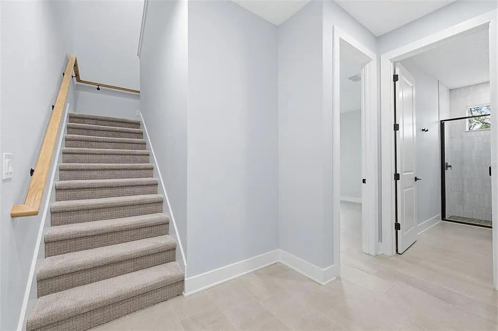 4 bed, 4.5 bath, 2480 sqft, $5,800 — Photo 2