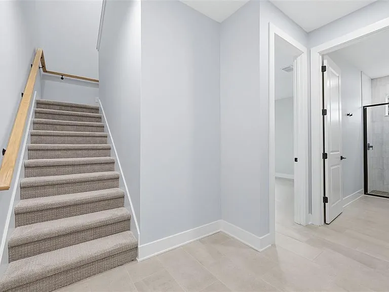 4208 W Carmen St #D — Photo 2